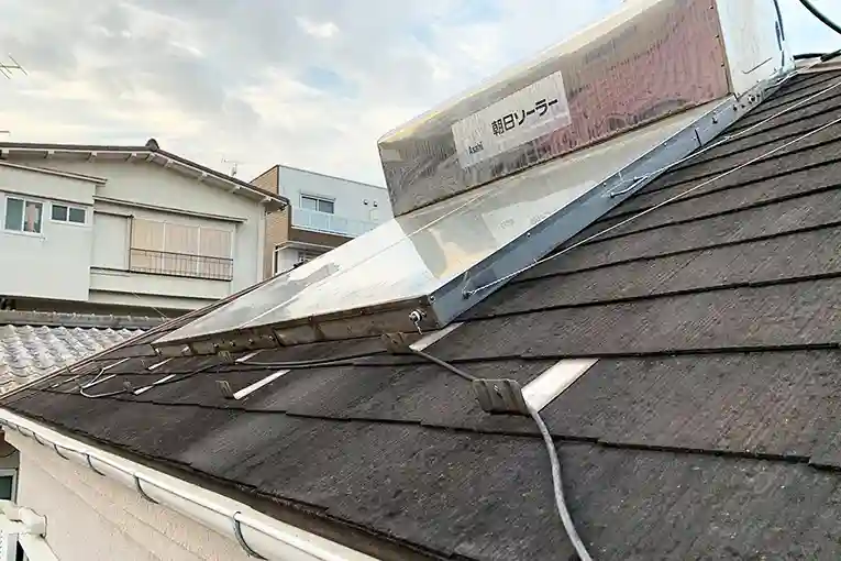 太陽光パネルは屋根の負担になる