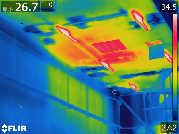赤外線カメラで雨漏り調査