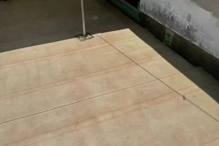 ガラスマット張り・樹脂塗布（積層）