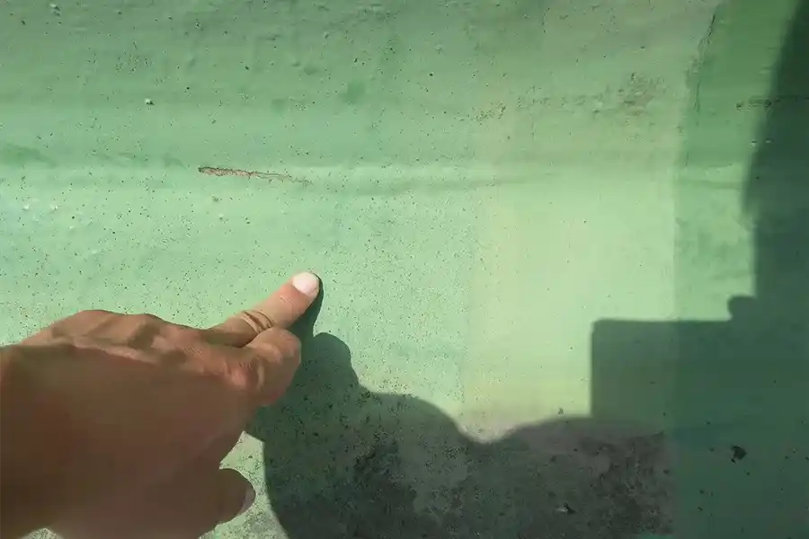 浮きが部分的・小規模